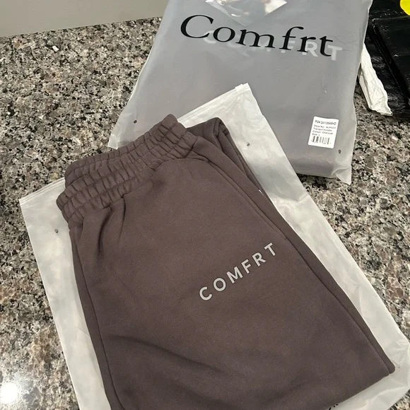 New COMFRT  Hoodie and Sweatpants Set - Picture 9 of 9